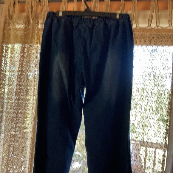 Distressed denim jogger - Picture 4 of 8